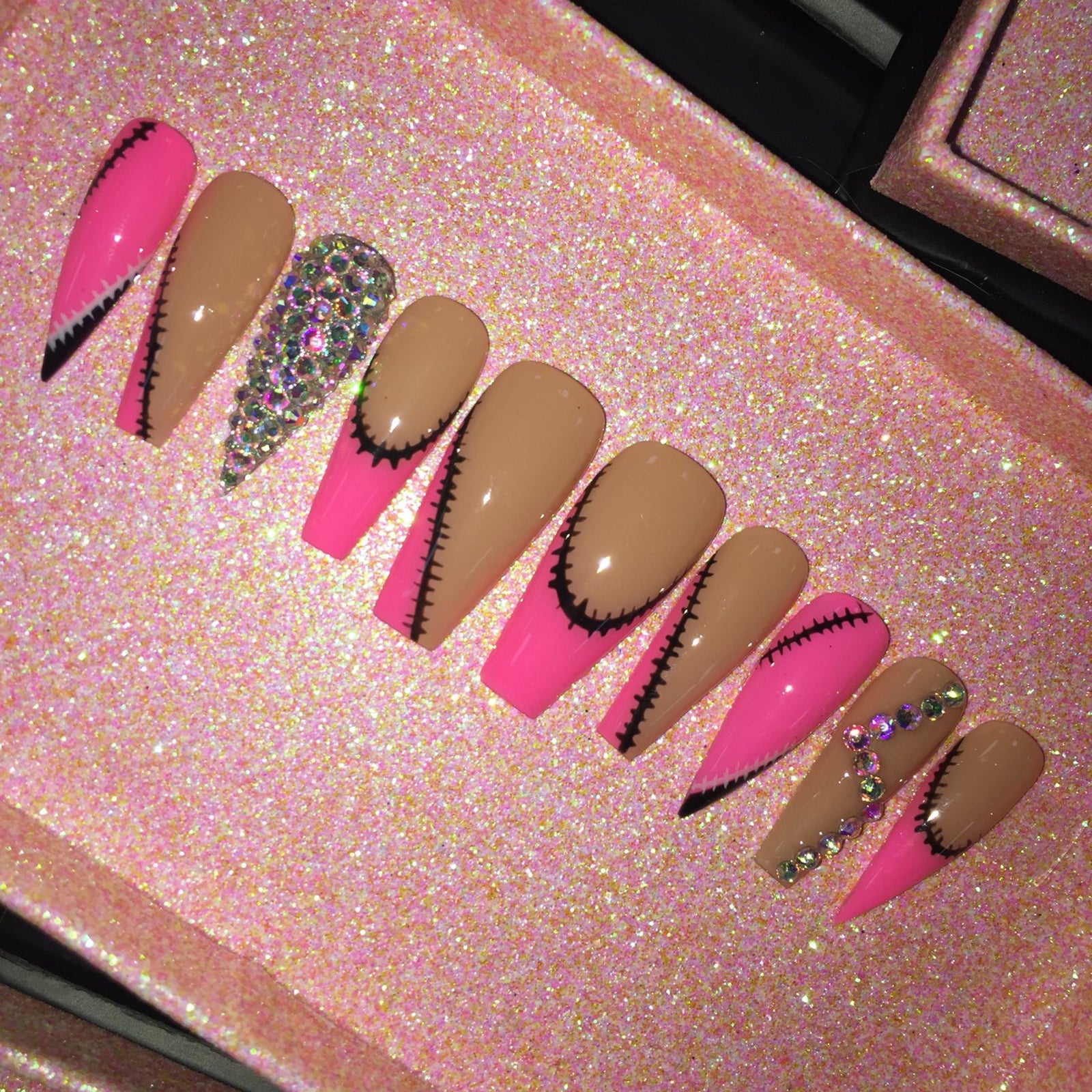 Rags 2 Riches - Handmade Press-On Nail Set